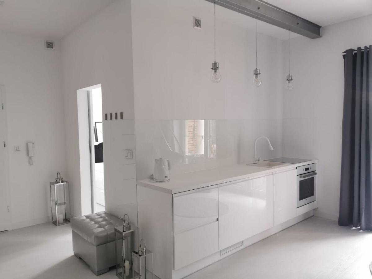 Przytulny Apartament Z Kominkiem Przy Jeziorze Borne Sulinowo Esterno foto