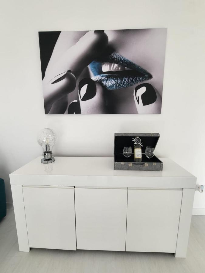 Przytulny Apartament Z Kominkiem Przy Jeziorze Borne Sulinowo Esterno foto